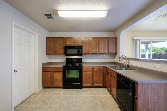 Building Photo - ***APPLICATION CURRENTLY UNDER REVIEW***MO...