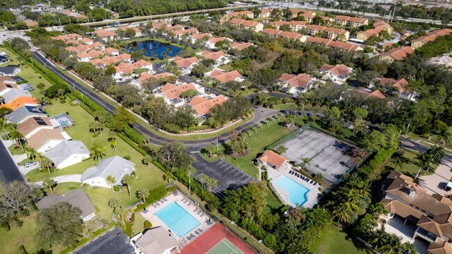 Building Photo - ** COURTYARDS AT QUAIL WOODS ** 2 BED + DEN / 2 BATH - TOWNHOME - NORTH NAPLES - ANNUAL RENTAL