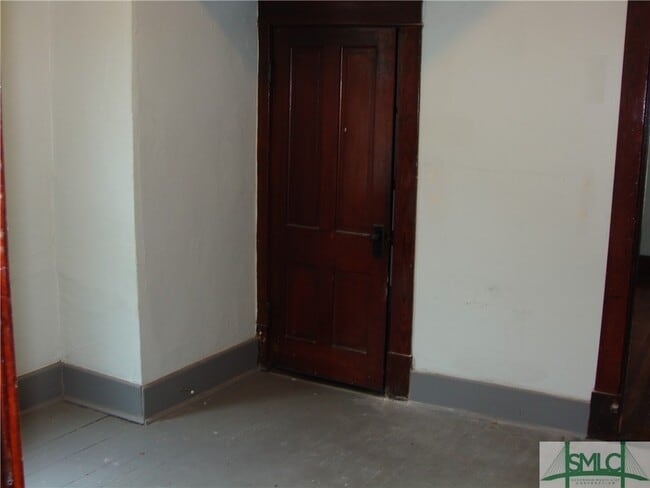 Building Photo - 509 W 37th St