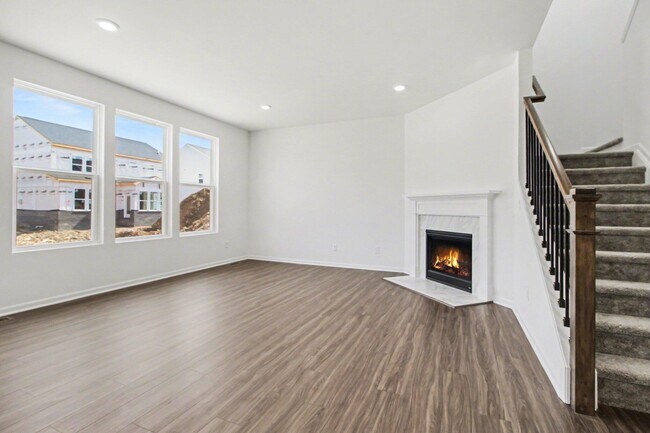 Building Photo - 832 Kuss Dr