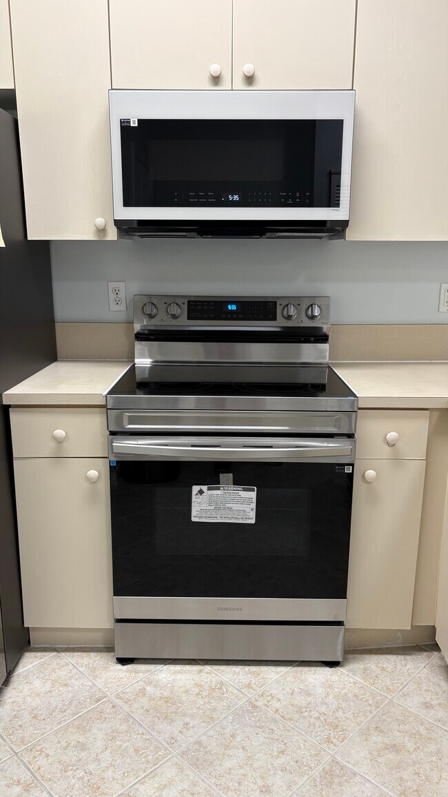 Building Photo - 4109 Bellasol Cir