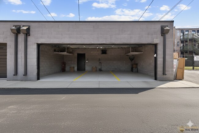 Building Photo - 4402 S Prairie Ave