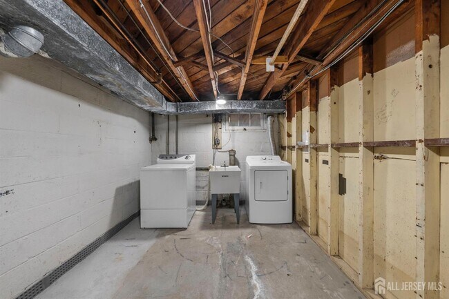 Building Photo - 41 Herbert Ave