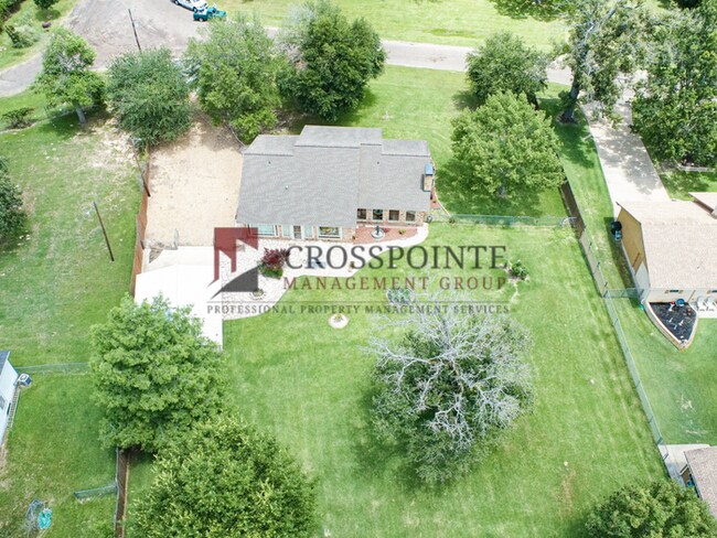 Building Photo - Tour Today! 3 Bedroom Home On Lake Tyler!