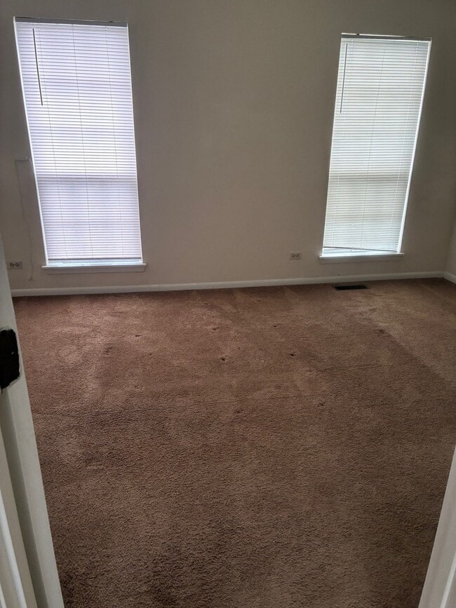 Building Photo - 1158 Regency Dr