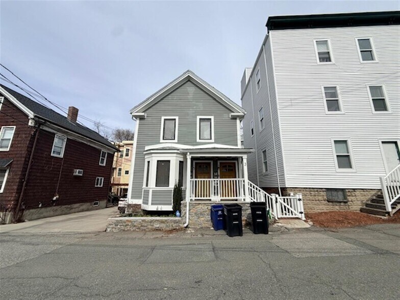 Building Photo - 3 Village St