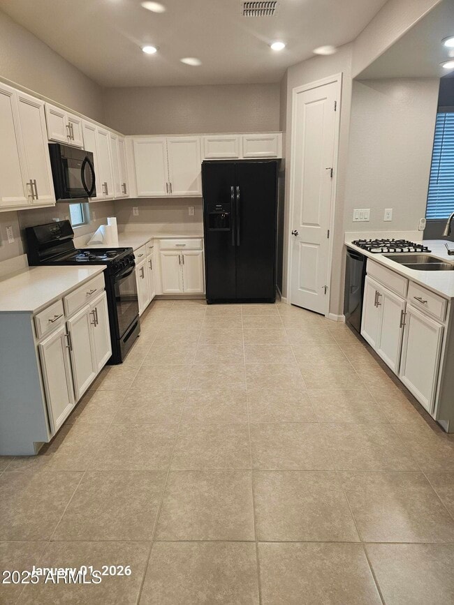 Building Photo - 44939 W Norris Rd