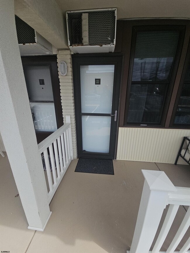 Building Photo - 9401 Pacific Ave