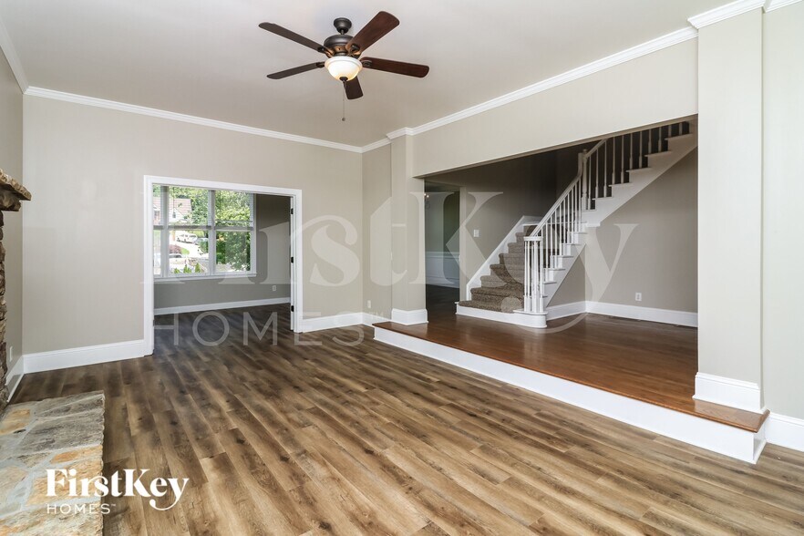 Building Photo - 3320 Fairway Bend Dr