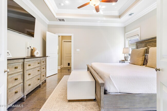 Building Photo - 500 Bateleur Way
