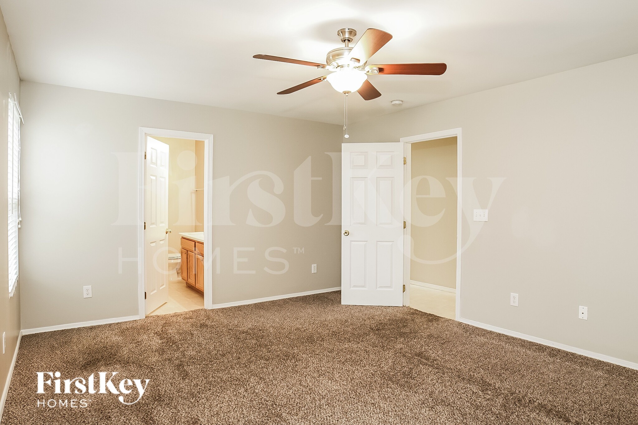 Building Photo - 500 Martha Ct