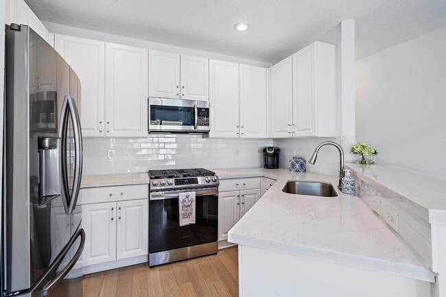 Building Photo - 114 Evergrene Pkwy