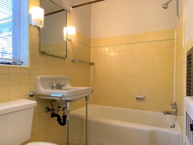 One Bedroom Bathroom - Elite Court Apartments
