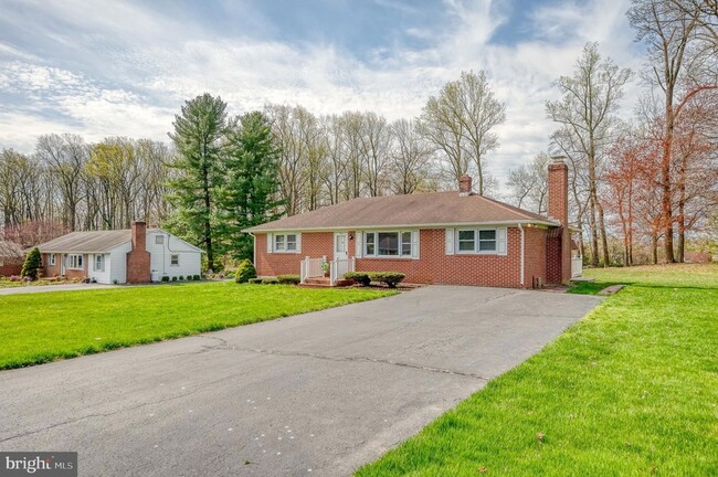 Building Photo - 1016 Winfield Dr