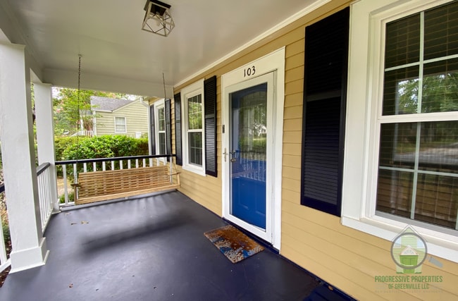 Building Photo - 103 Willow Springs Dr