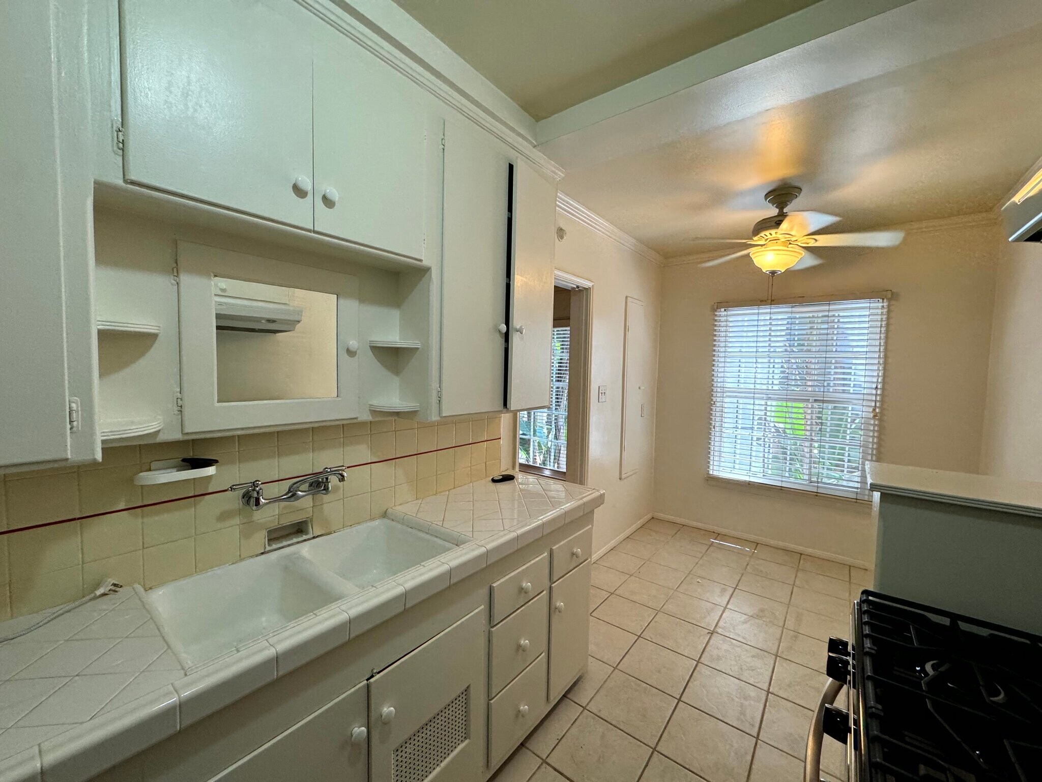 Building Photo - 1271 N Crescent Heights Blvd