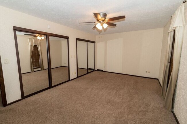Building Photo - Prairie Lane Estates 3 bedroom ranch with spacious rooms and amenities beyond your imagination