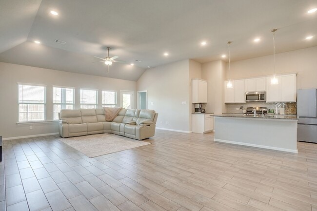 Building Photo - 8924 Lantana Meadow Dr