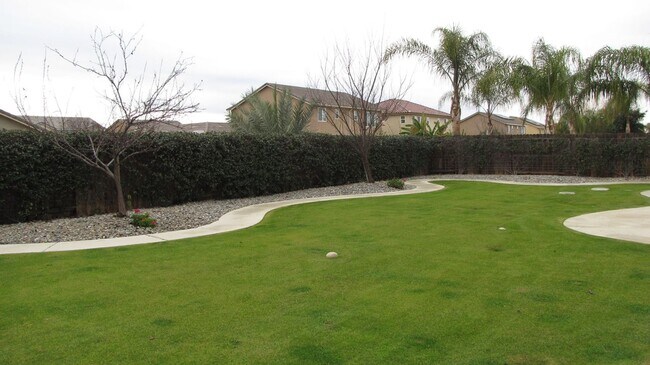 Building Photo - Beautiful Home For Rent NW Bakersfield AVAILABLE NOW!