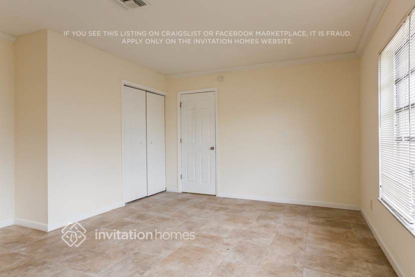 Building Photo - 228 NE 25th St