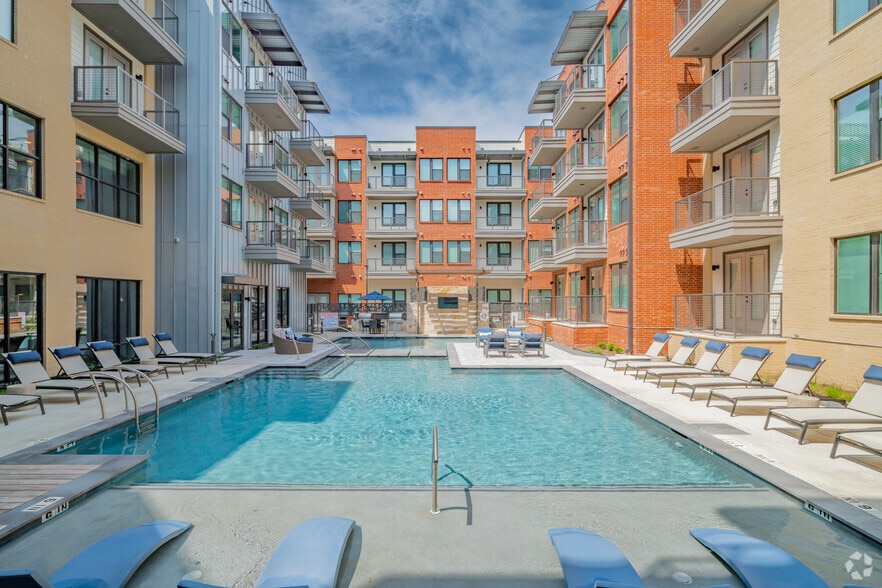 Swimming Pool - Residences at Grayson Heights