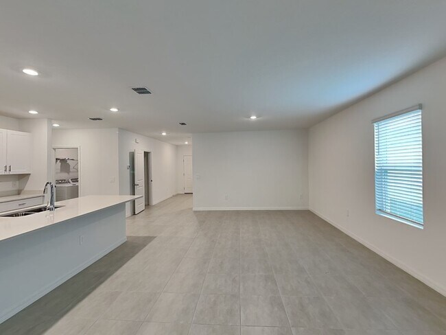 Building Photo - 4760 Yellow Elder Wy