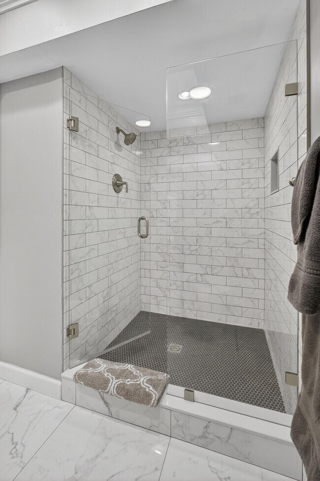 Building Photo - 605 Brackenwood Cove