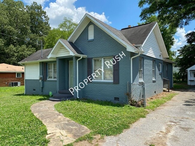 Building Photo - 112 N Lovell Ave
