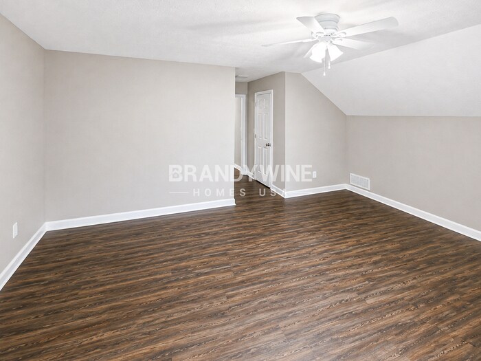 Building Photo - 5045 Promenade Dr SW