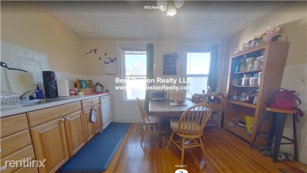 Building Photo - 82 Concord Ave