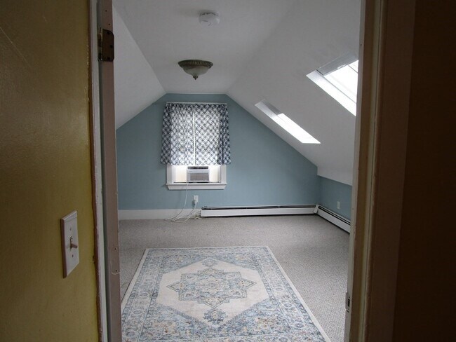 Building Photo - 216 Irving St