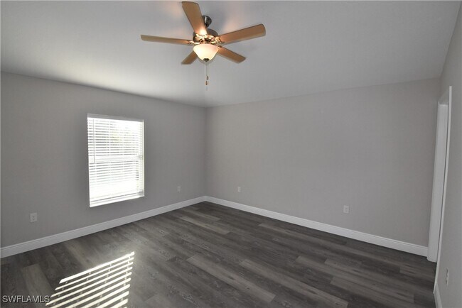 Building Photo - 202 Seagrape St