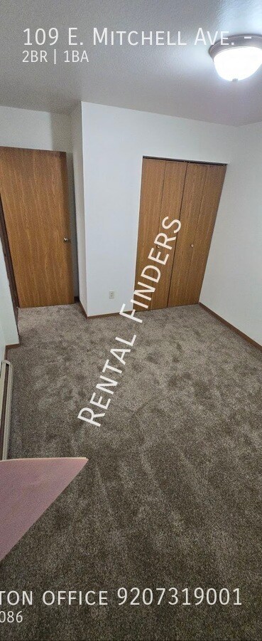 Building Photo - 109 E Mitchell Ave