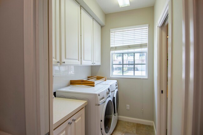 Building Photo - 504 Capistrano Dr