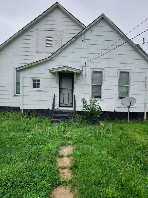 Building Photo - 1505 E Main St