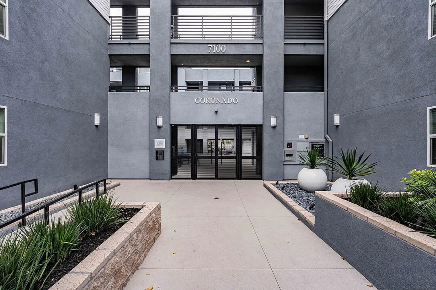 Building Photo - 7100 Playa Vista Dr