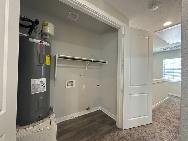 Building Photo - 13347 Rowdy Cv