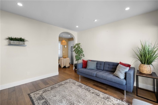 Building Photo - 2405 Crest Dr