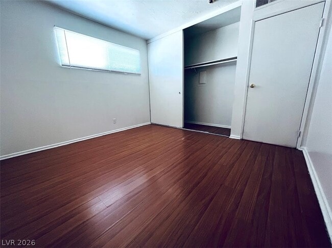 Building Photo - 3772 Royal Crest St