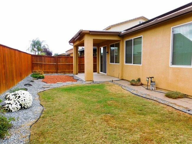 Building Photo - 3098 Wrenwood Ave