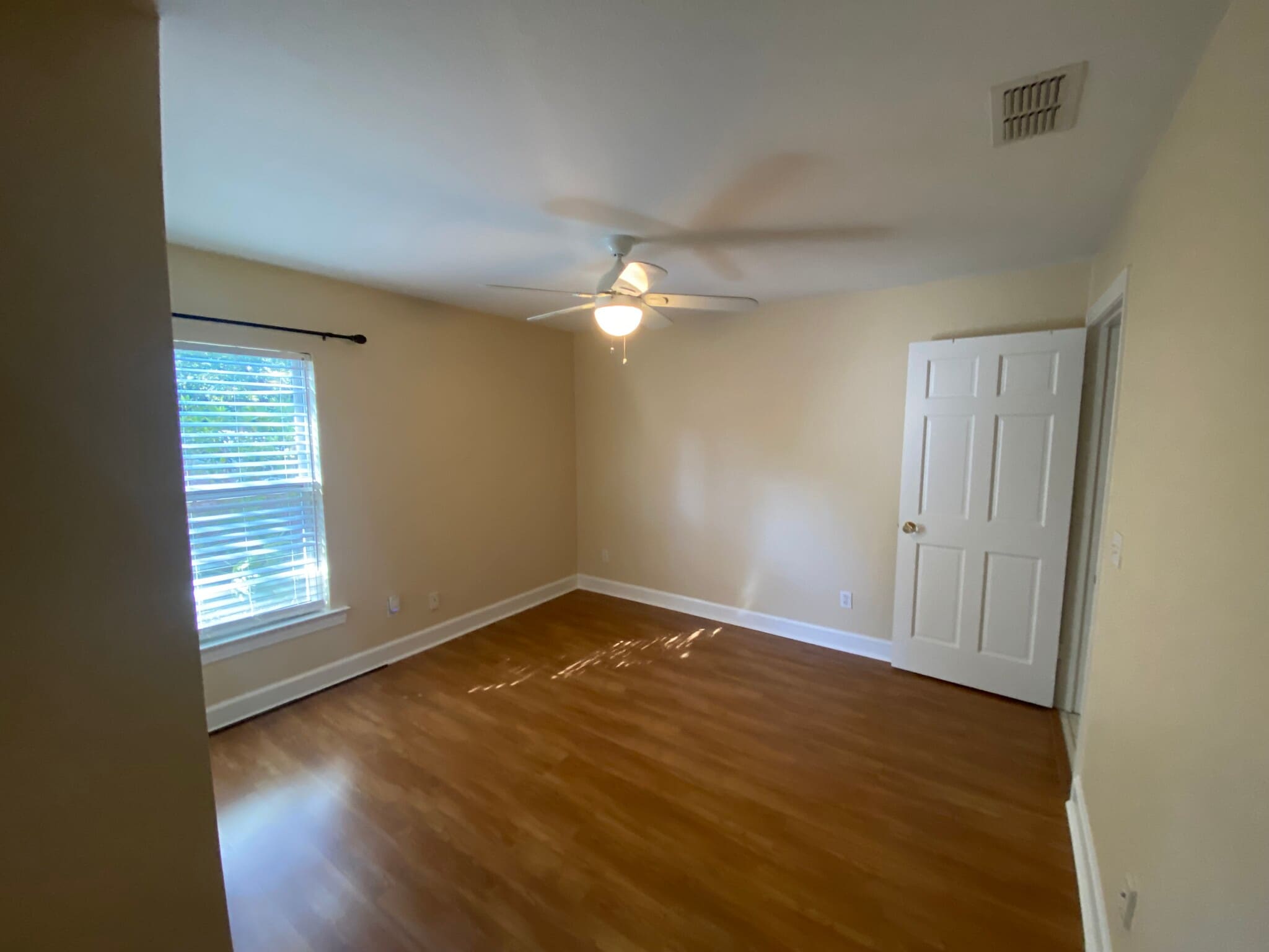 Primary bedroom - 512 Williams St