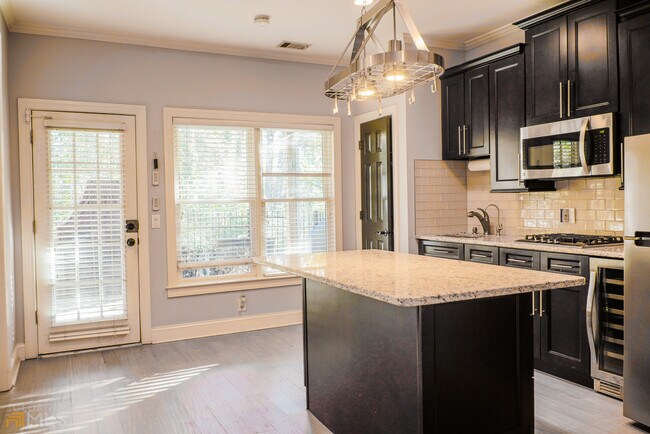 Building Photo - 1127 Ashton Bluff Dr NE