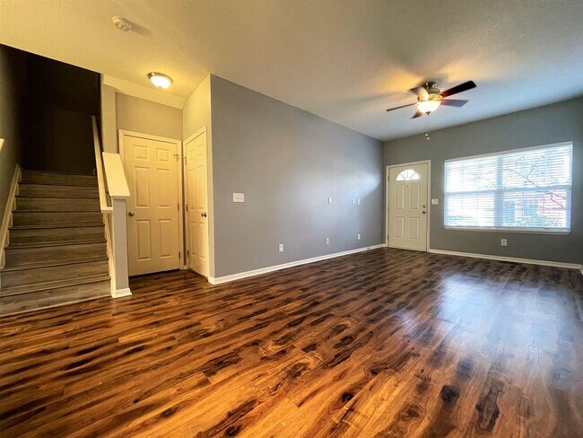 Building Photo - 1251 Hall Ln