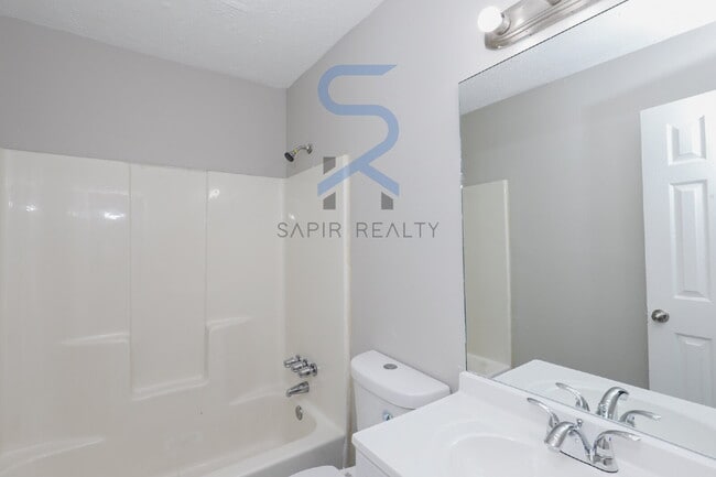 Building Photo - Move in before December 15th and get $100 OFF your rent for the first 3 months — PLUS a $250 Amaz...