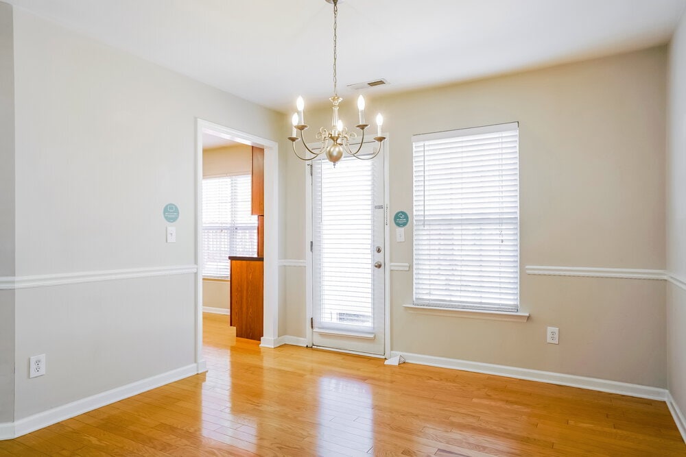Building Photo - 840 Red Oak Tree Dr