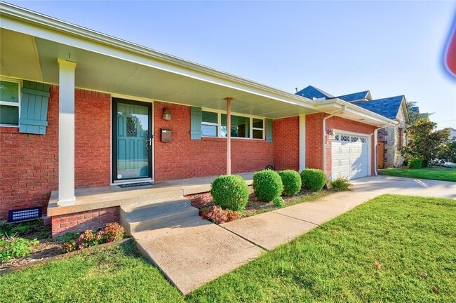 Building Photo - 2756 NW Grand Blvd