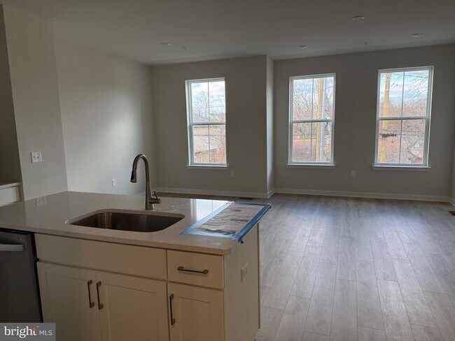 Building Photo - 115 Abramo Victor Dr