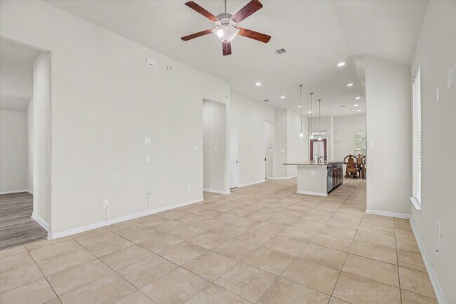Building Photo - 3834 Raintree Village Dr