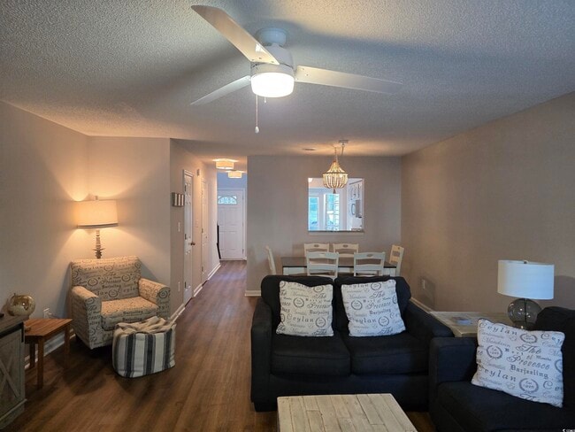 Building Photo - 1 Club Cir