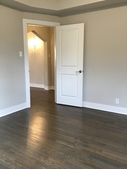 Building Photo - 8048 S Marshfield Ave